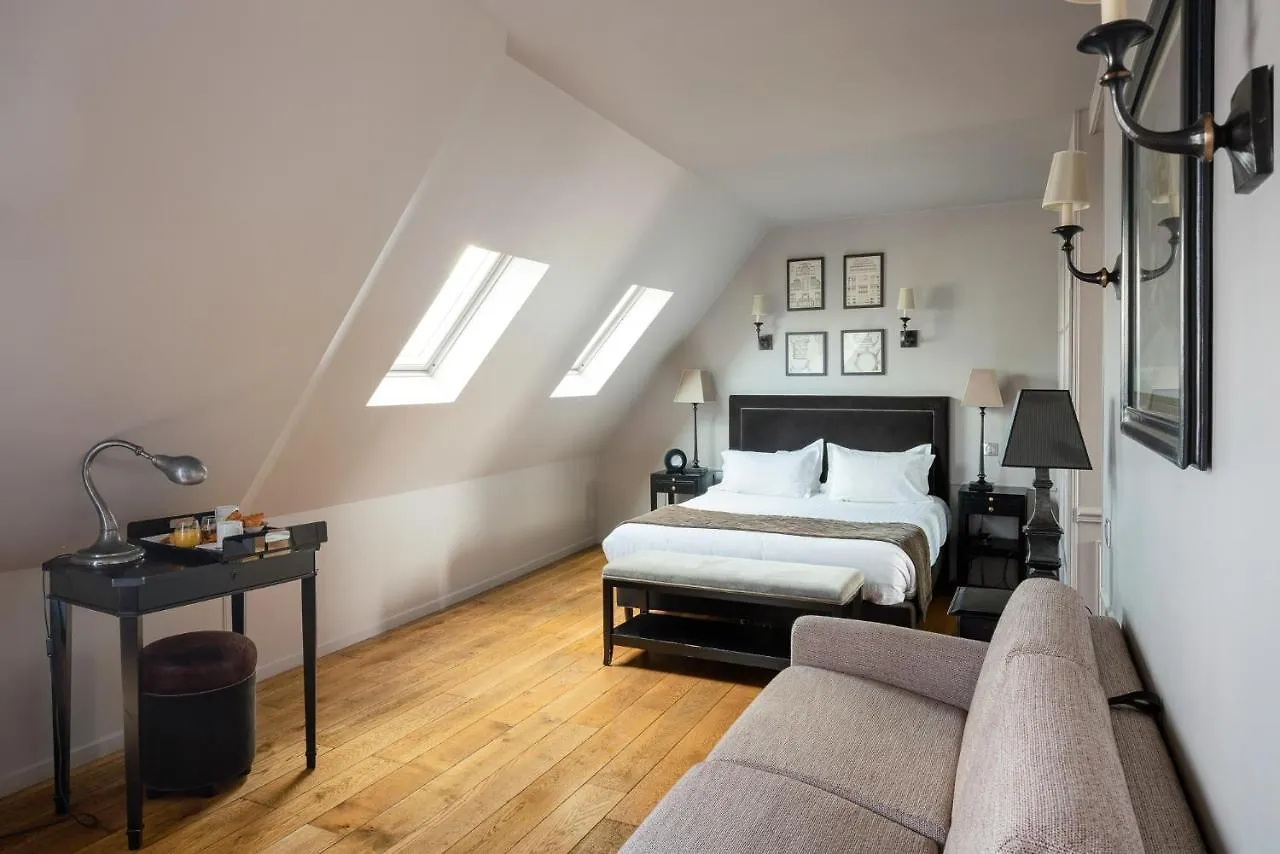 Hotel Saint-Louis Pigalle Paris