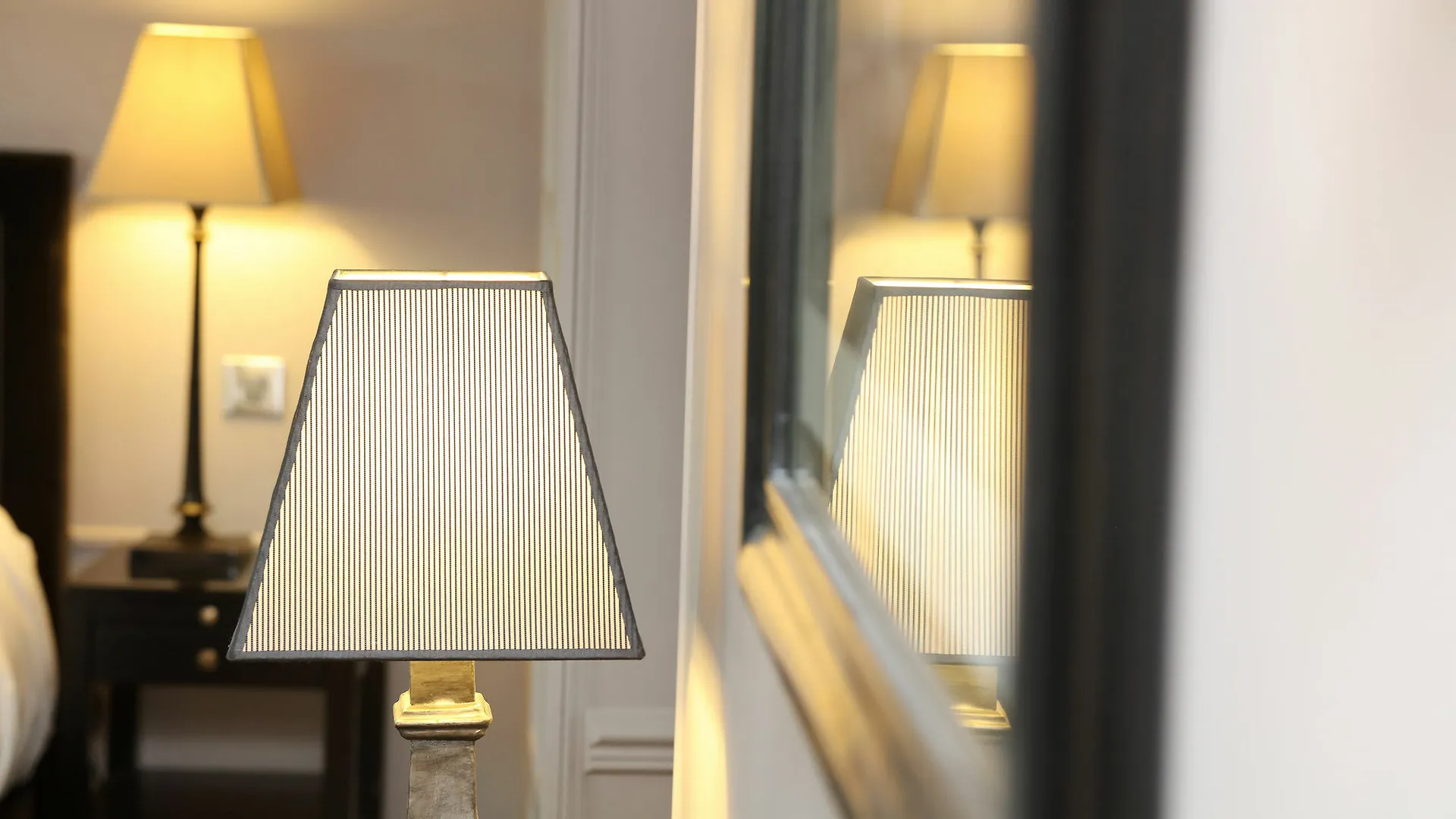 Hotel Saint-Louis Pigalle Paris